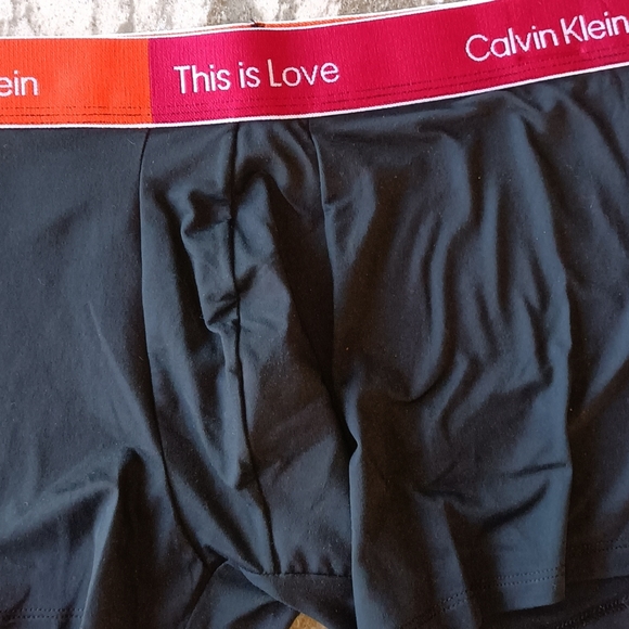 Calvin Klein Men's Pride Boxer Brief Underwear 🆕 Size Large - Picture 2 of 2